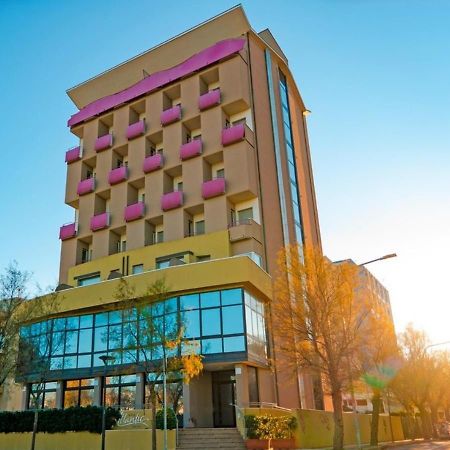 Hotel Atlantic Vista Mare Pesaro Exterior photo