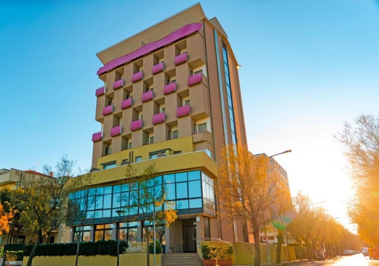 Hotel Atlantic Vista Mare Pesaro Exterior photo