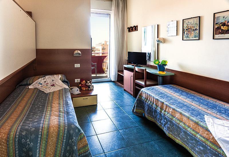 Hotel Atlantic Vista Mare Pesaro Exterior photo